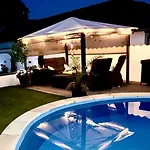 Luxurioeses Anita Mit Pool, Whirlpool Und Sauna Nahe Timmendorfer Strand, Travemuende Und Luebeck 펜션 Sereetz